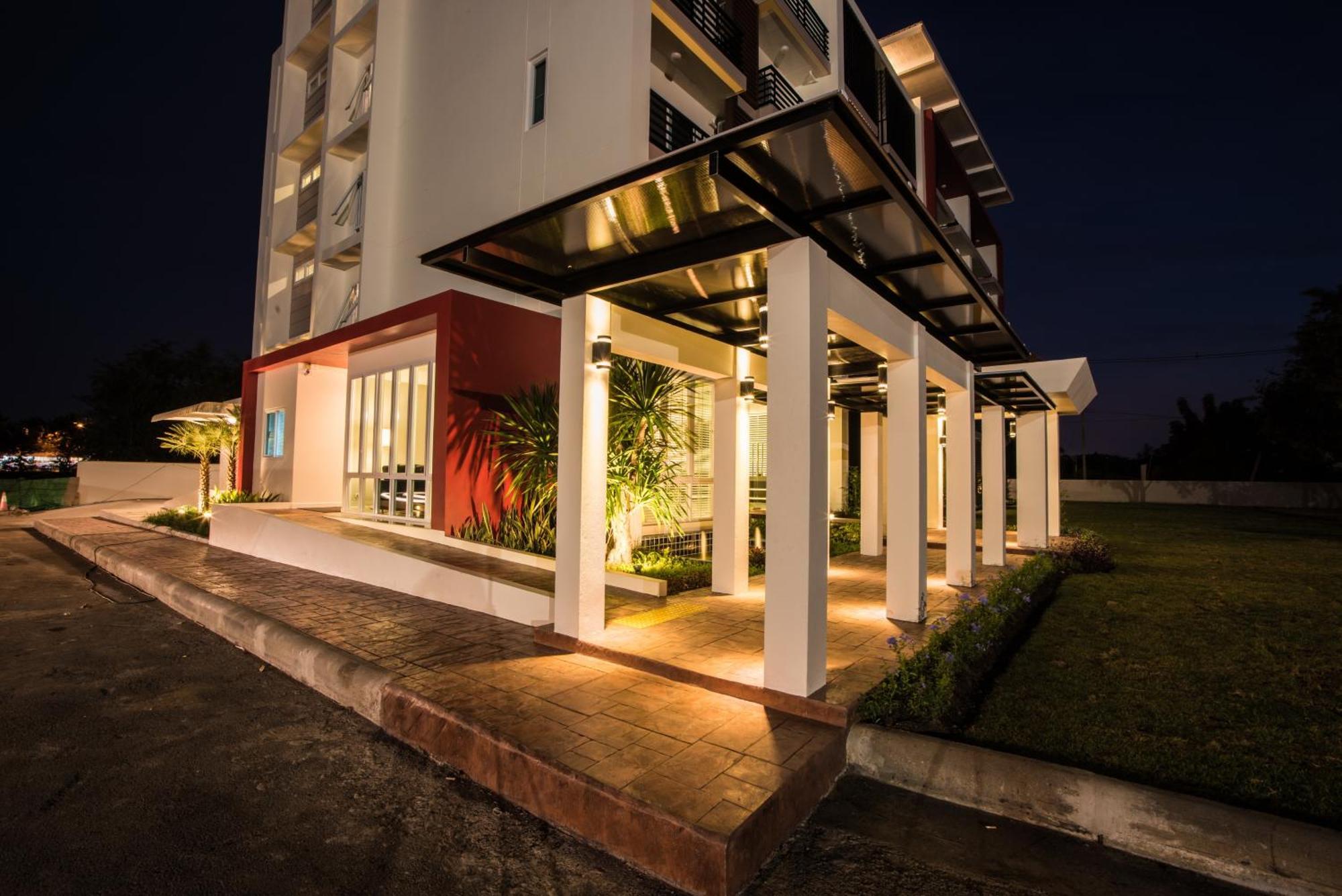 Napatra Hotel — Photos 1
